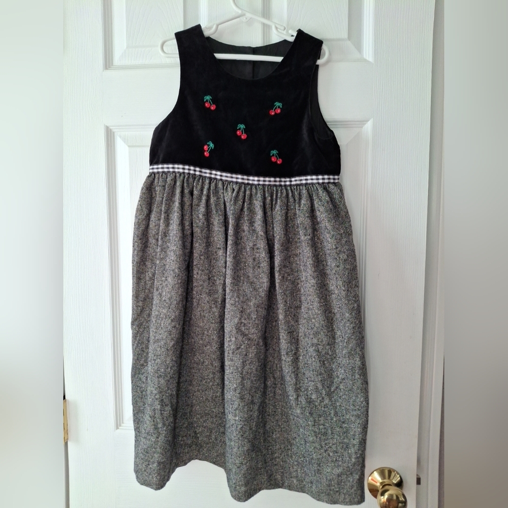 Vintage Hartstrings Girls Size 7 Sleeveless Embroider Cherry Detail Dress Black